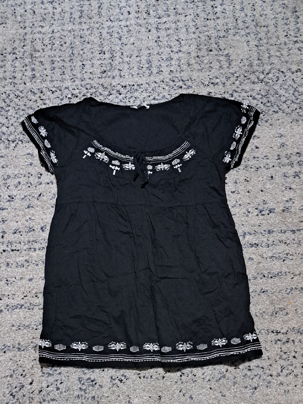 Source Unknown Black Embroidered Boho Tunic